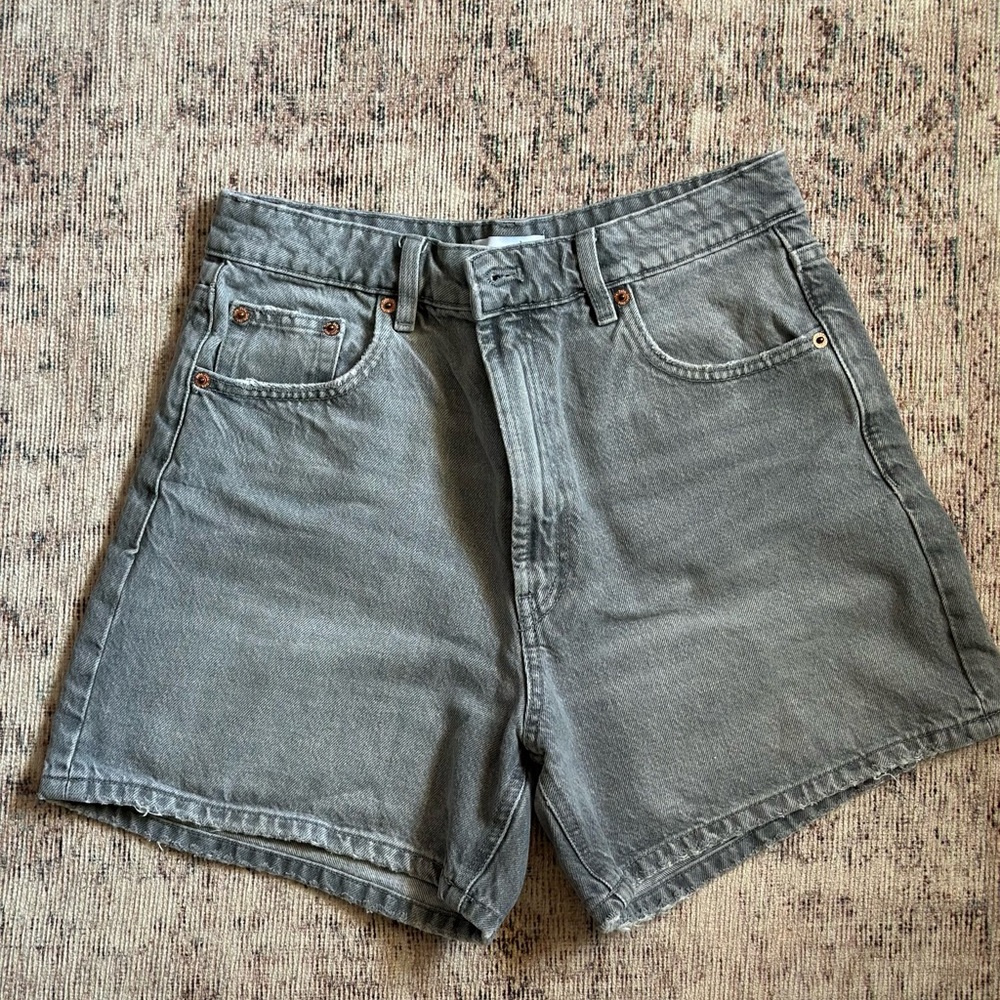 Zara Mid-Rise Gray Jean Shorts for Women